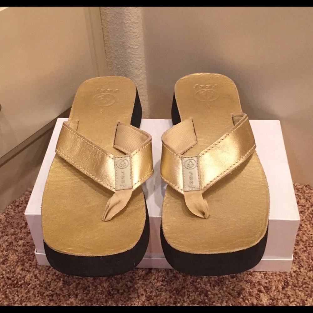 Size 9 gold reefs